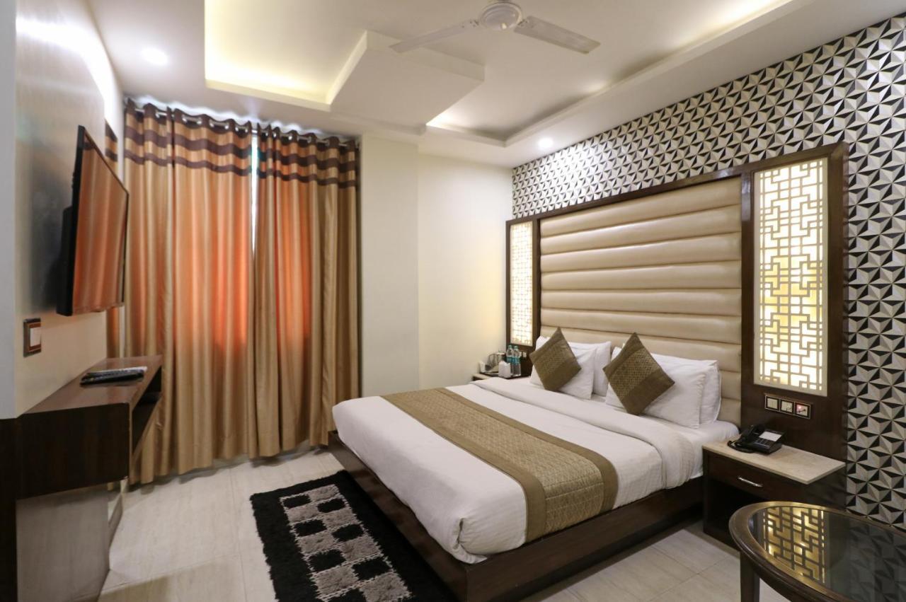 Hotel Mannat International By Mannat New Delhi Buitenkant foto