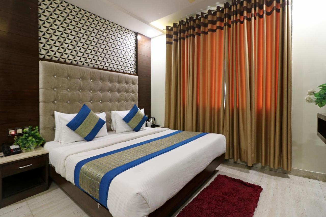 Hotel Mannat International By Mannat New Delhi Buitenkant foto